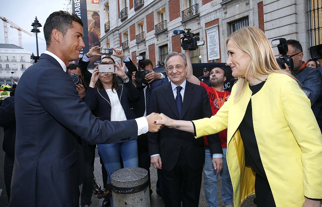 尤文图斯 vs 曼彻斯特城 比分预测与前瞻｜法甲第9轮 开球时间·伤停·看点 - 星空平台 资讯